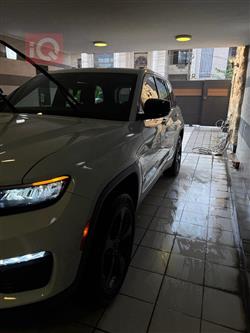 جیپ گراند شیرۆکی